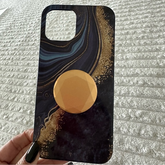 Case iPhone 12 Pro Max Case w/matching pop socket/ pre owner - Picture 6 of 16